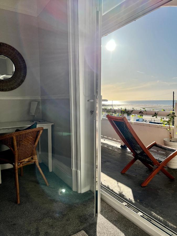 Ferienwohnung A View Of The Bay- Panoramic Sea Views- Sleeps 4 Westgate-on-Sea Exterior foto