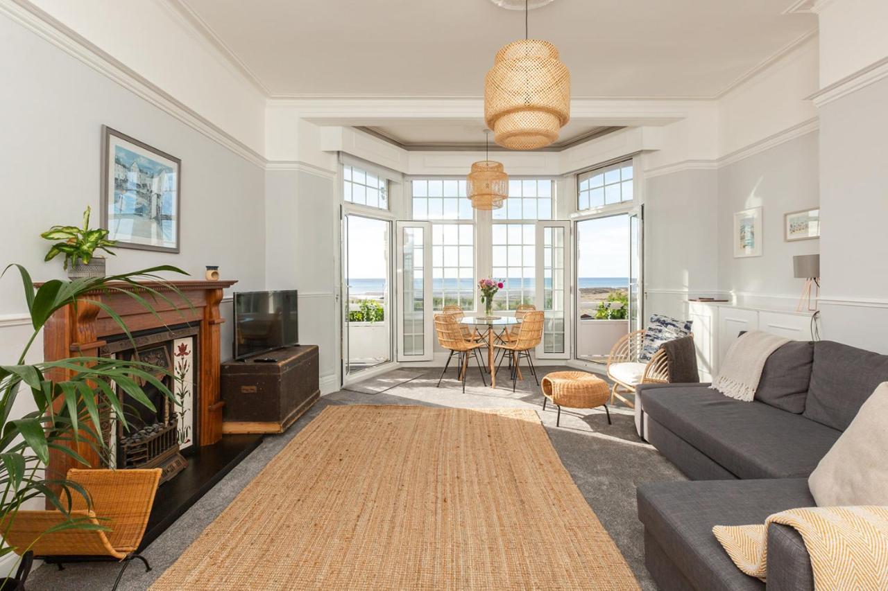 Ferienwohnung A View Of The Bay- Panoramic Sea Views- Sleeps 4 Westgate-on-Sea Exterior foto